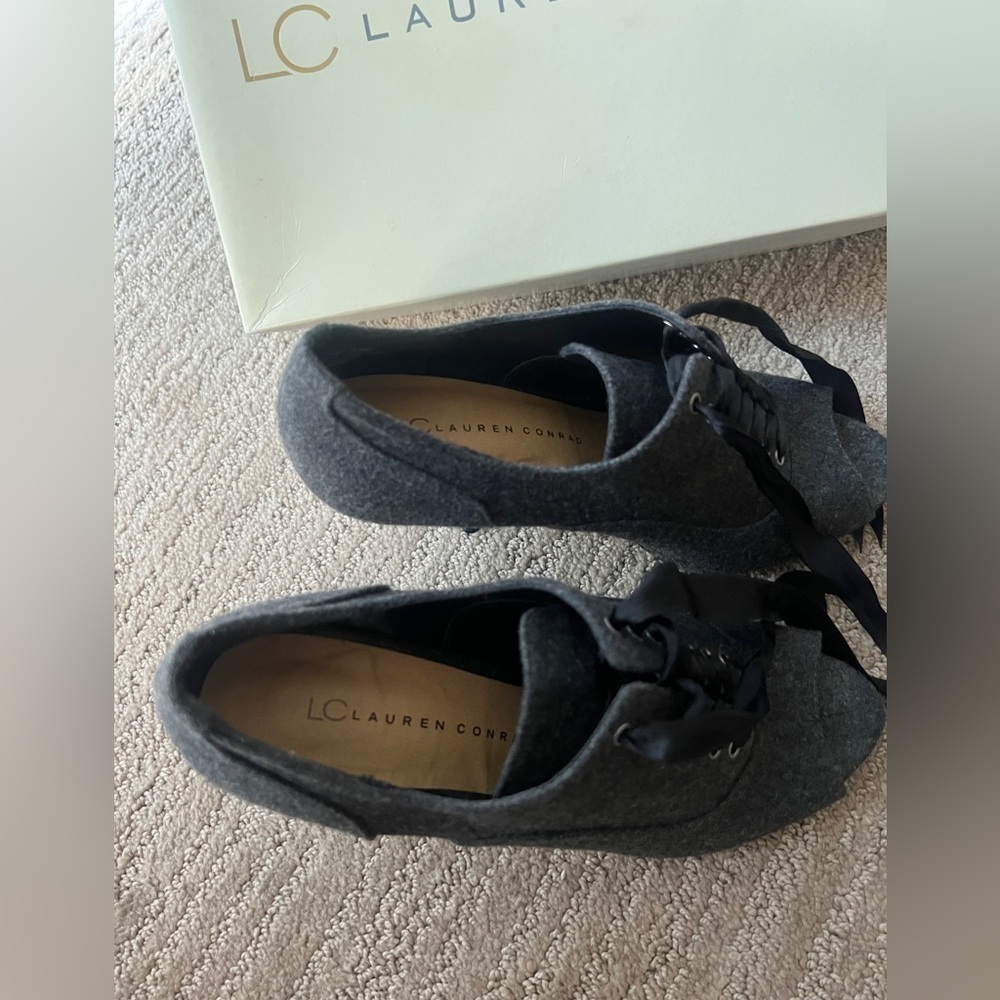 Lauren Conrad - women’s wool grey lace up heels size 8 - Picture 7 of 8